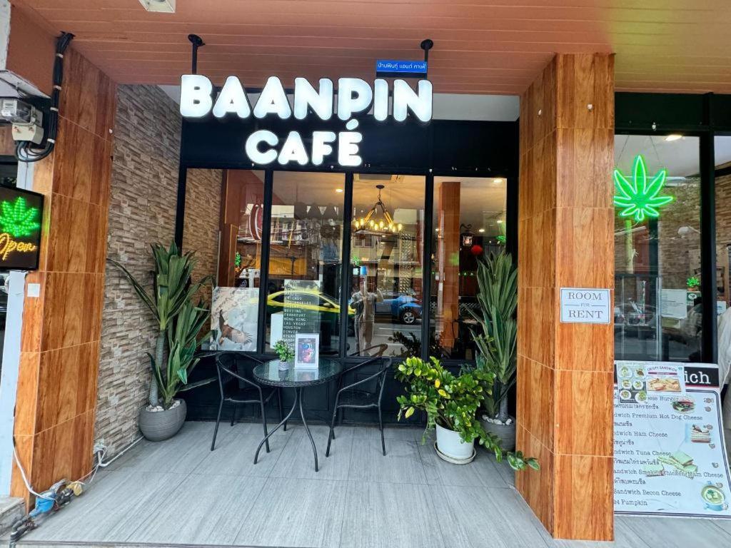 Baanpin Hotel Bangkok Exterior foto