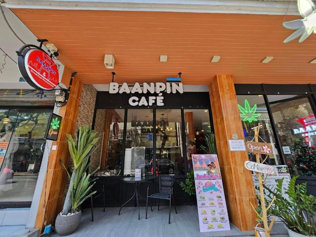 Baanpin Hotel Bangkok Exterior foto