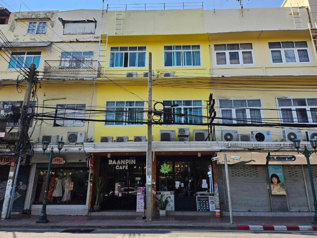 Baanpin Hotel Bangkok Exterior foto