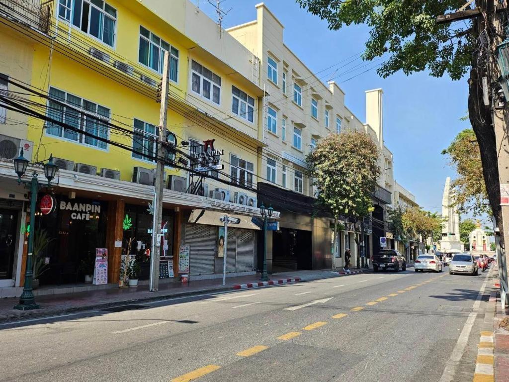 Baanpin Hotel Bangkok Exterior foto