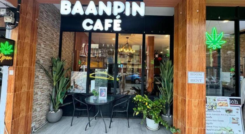 Baanpin Hotel Bangkok Exterior foto