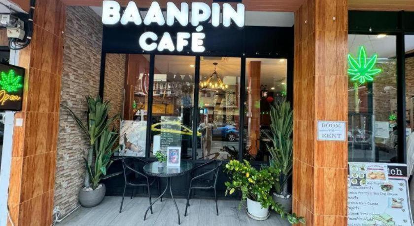 Baanpin Hotel Bangkok Exterior foto